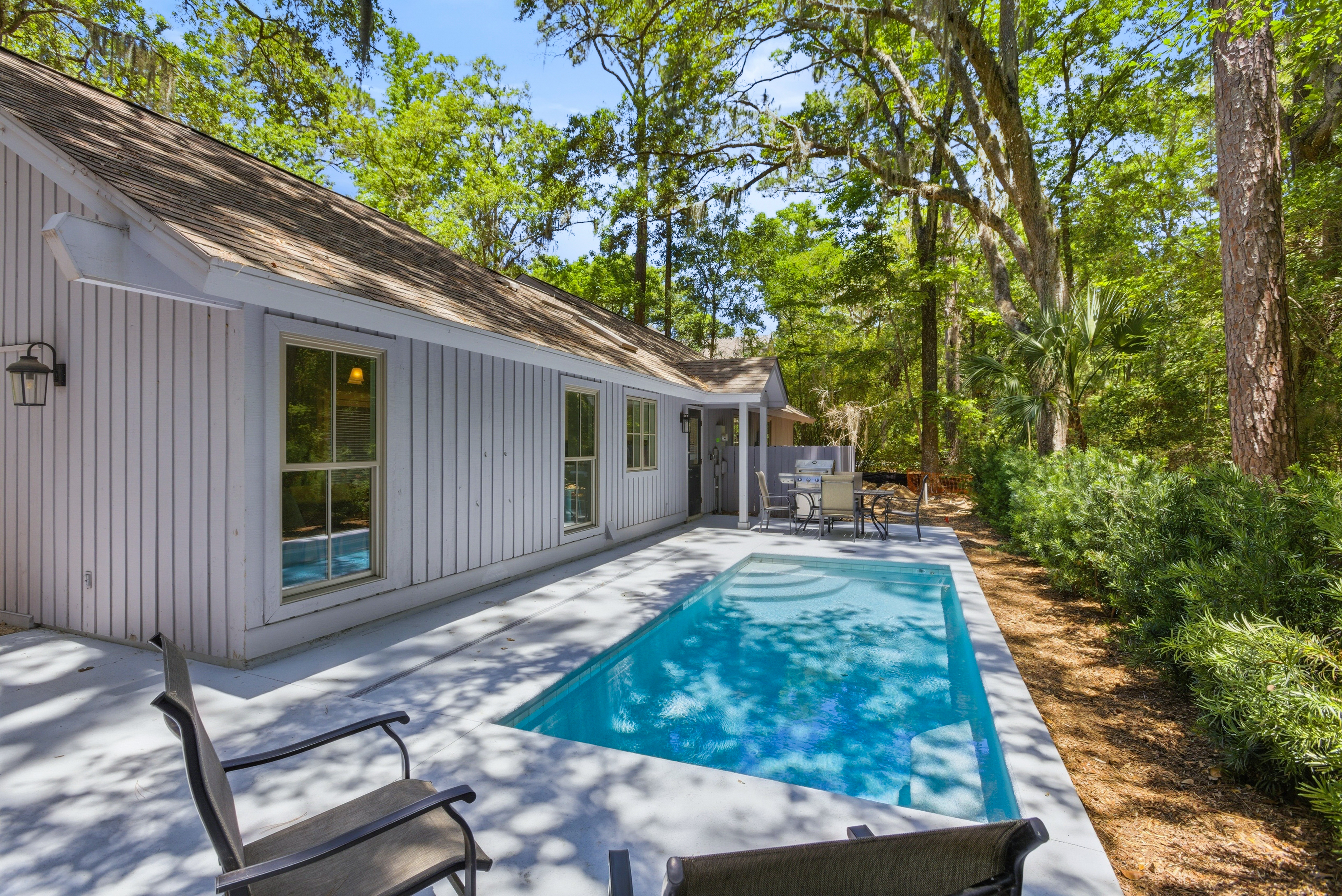 Private Pool in Secluded Back Yard!